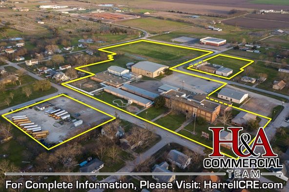 Mart ISD Complex: 700 E Navarro Ave, Mart, TX 76664